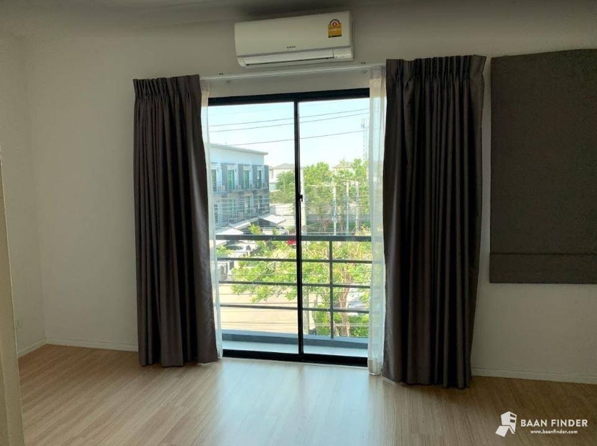 ขายทาวน์โฮมลาดกระบัง สุวรรณภูมิ : ทาวน์โฮม โครงการบ้าน กลางเมือง พระราม9 - อ่อนนุช เจ้าของขายเอง ทำเลดี