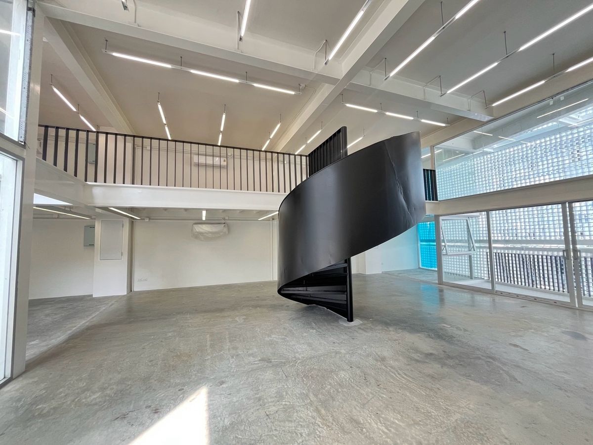 ขายโฮมออฟฟิศรัชดา ห้วยขวาง : 📢👇 ขายพร้อมผู้เช่า Yield 6.6%ต่อปี สัญญาเช่า 5 ปี รับค่าเช่า 250k สิ้นสุด มีนาคม 2573 อาคารสูง 4.5 ชั้น มีชั้นลอย และดาดฟ้า รองรับการติดตั้งลิฟต์โดยสาร ใกล้ The Street รัชดา