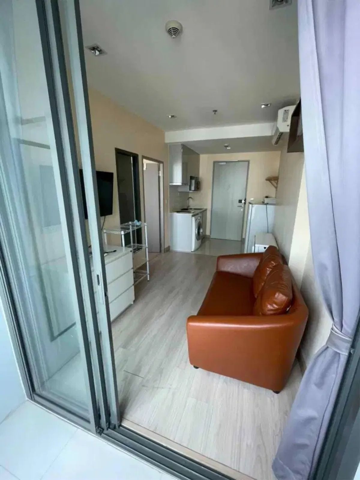 ให้เช่าคอนโดราชเทวี พญาไท : Mobi Phayathai 30 sq.m.Please add LINE ID @806qphgn o8415o5483