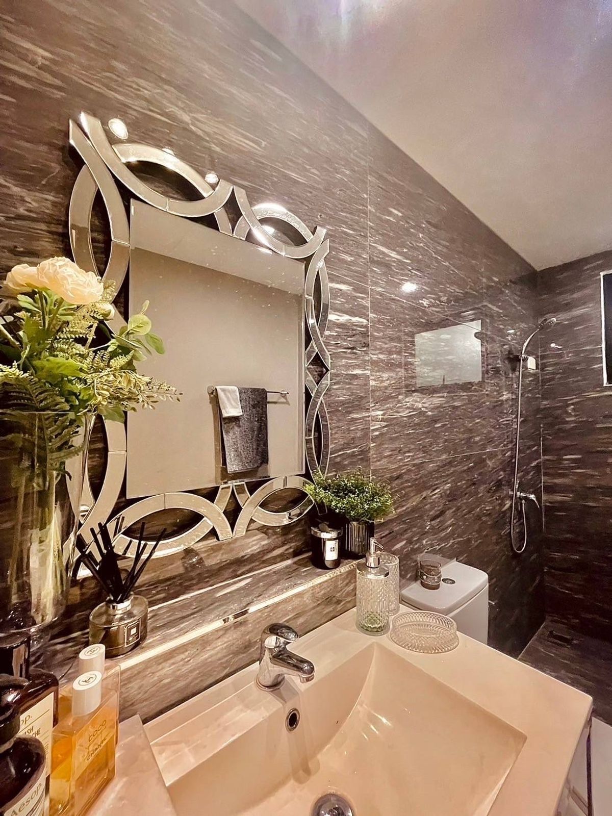 ขายทาวน์โฮมลาดกระบัง สุวรรณภูมิ : ทาวน์โฮม บ้านกลางเมือง พระราม 9 - อ่อนนุช ราคาสุดคุ้ม เจ้าของซื้อจากโครงการมือ 1 ซื้อมาต่อเติมเอง ไม่เคยปล่อยเช่า 