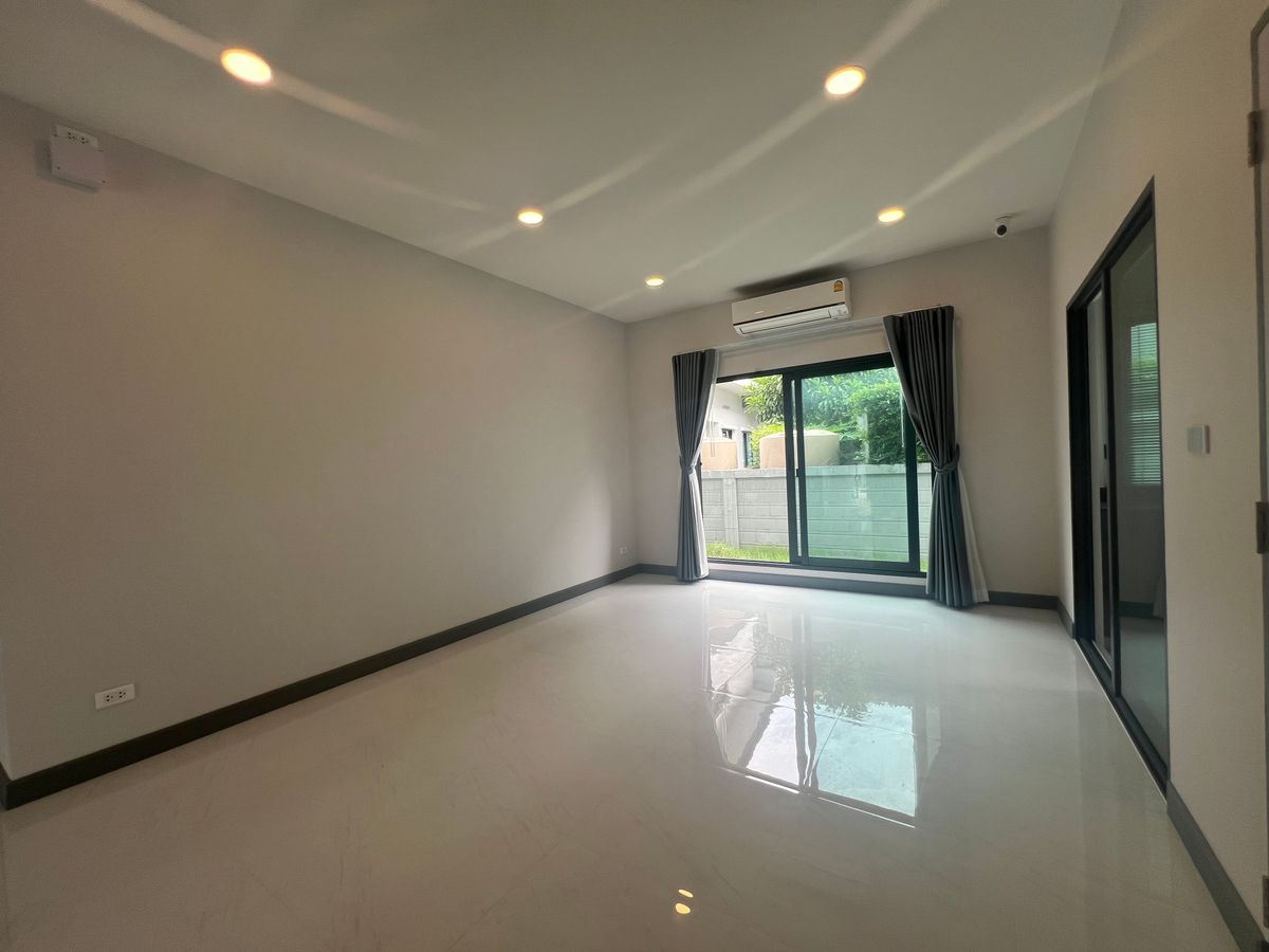 ขายบ้านลาดกระบัง สุวรรณภูมิ : บ้าน 4 ห้องนอน อ่อนนุช ใกล้รถไฟฟ้า 