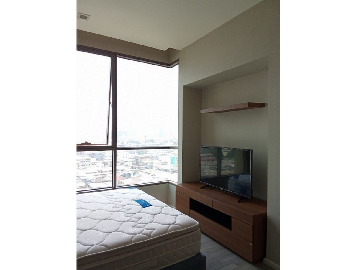 For RentCondoSathorn, Narathiwat : Call : 081-561-5740 Condo The Room Sathorn-St.Louis 34 sq.m 1 Bedroom 11th floor Facing East, Fully furnished