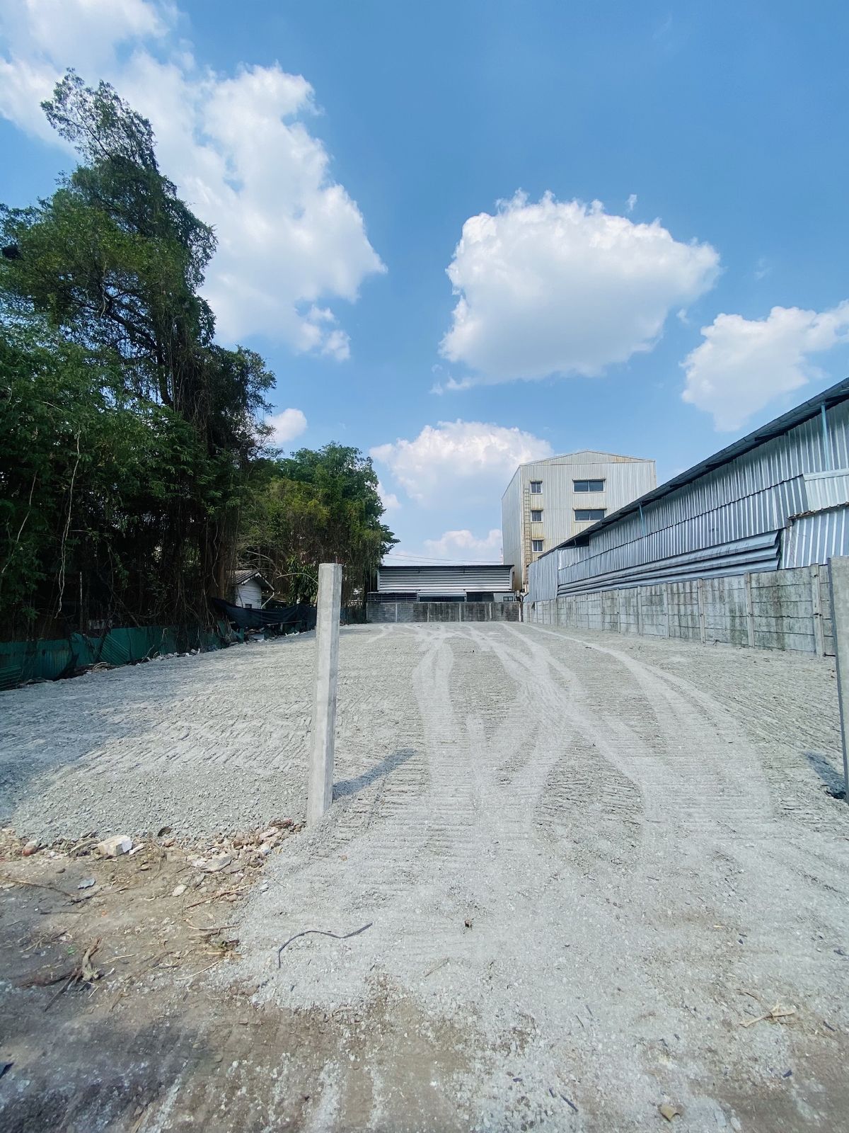 ให้เช่าที่ดินบางนา แบริ่ง ลาซาล : ซอยแบริ่ง68 ที่ดิน 151 ตรว. หน้ากว้าง 15 ม ลึก 40 ม. ซอย แบริ่ง68