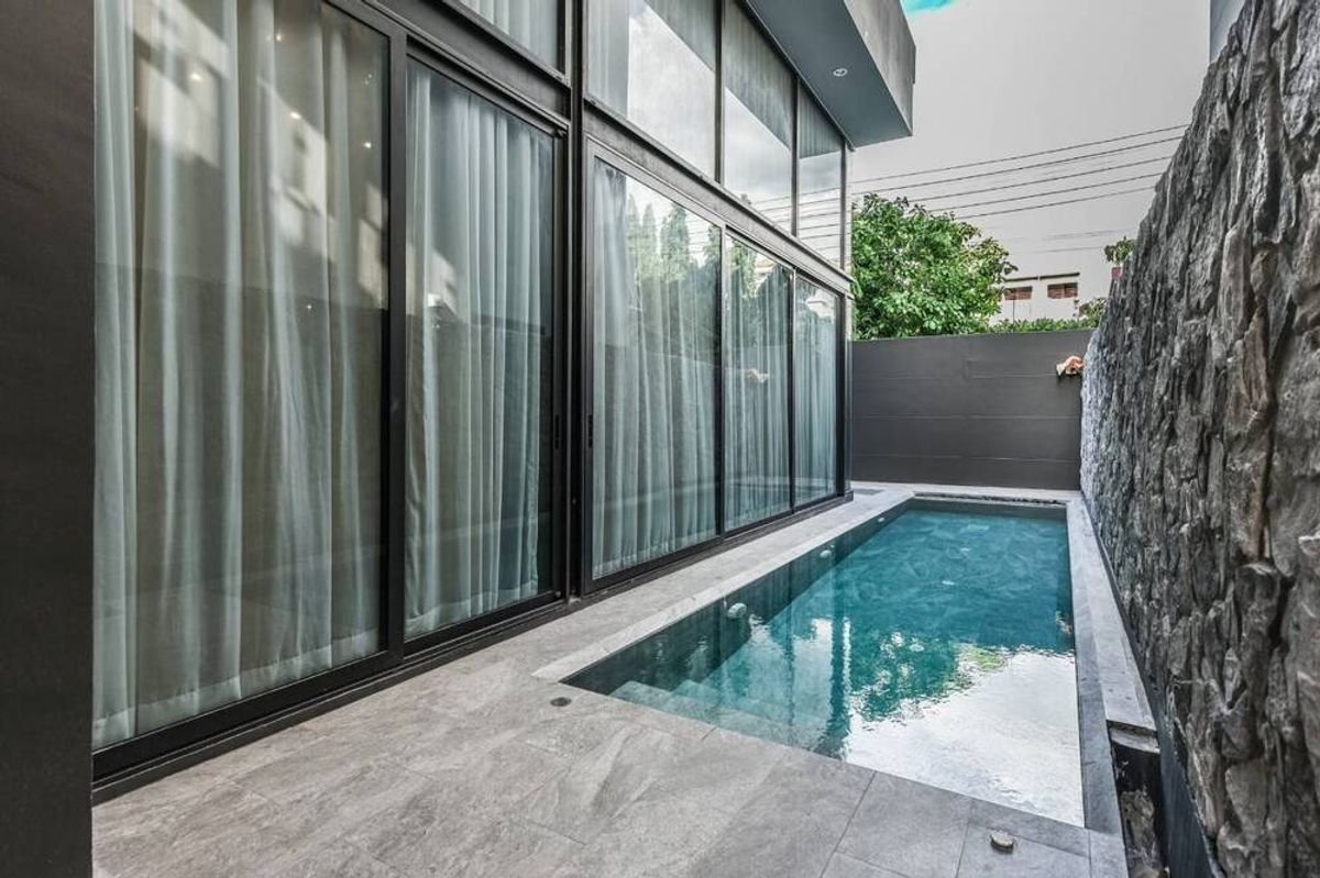 บ้านรัชดา ห้วยขวาง : 🔥สำหรับขาย - เช่า🔥 บ้านเดี่ยว !! Code C20240201408.......The Privatier Ratchada 32, 4 ห้องนอน, 6 ห้องน้ำ, 3 ชั้น, แต่งครบ, หรูหรา, พร้อมเข้าอยู่, ราคาพิเศษ!!📣📣