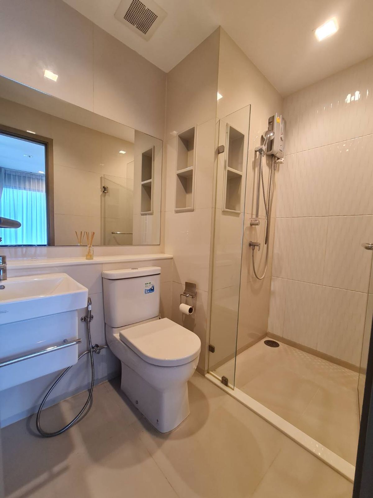 For SaleCondoRama9, Petchburi, RCA : Foreigner Quota for sale with tenants Life Asoke Rama 9 Price 5,600,000 baht [SHN00274]