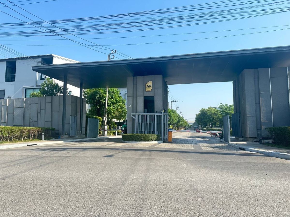 ขายทาวน์โฮมลาดกระบัง สุวรรณภูมิ : ทาวน์โฮม บ้านกลางเมือง พระราม9-อ่อนนุช 3นอน 3น้ำ ติดถนนMain 