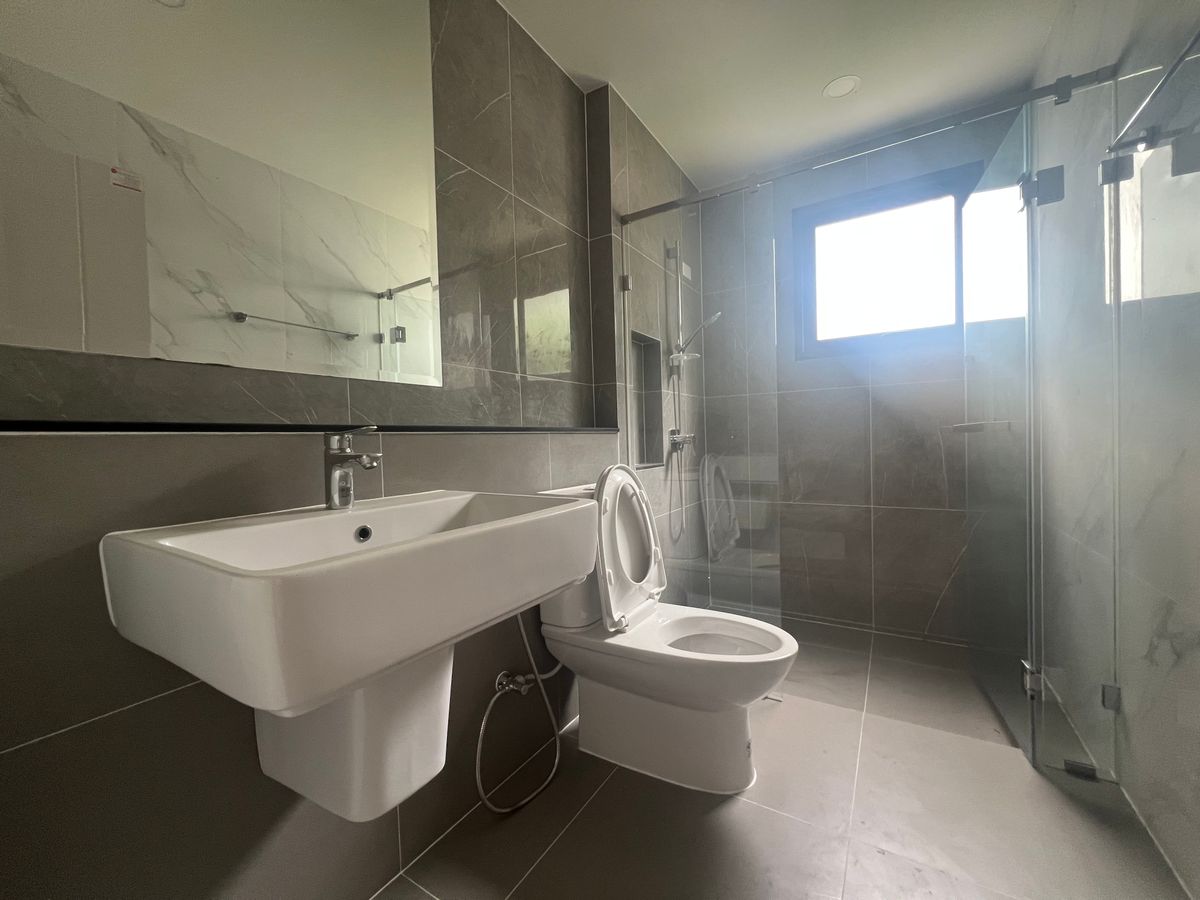 ขายบ้านลาดกระบัง สุวรรณภูมิ : บ้าน 4 ห้องนอน อ่อนนุช ใกล้รถไฟฟ้า 