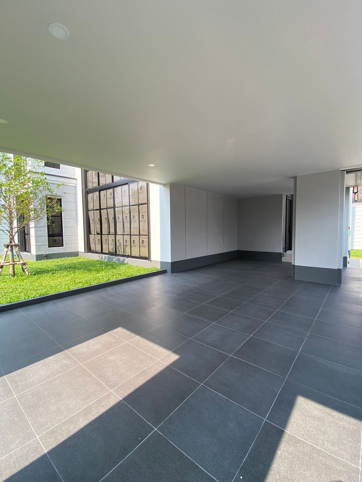 For SaleHousePattanakan, Srinakarin : Malton Gates Krungthep Kreetha Luxury House Malton Gates, Bangkok, Modern Classic // Contact 0944561454 Joe Han