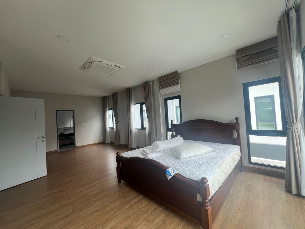 ขายบ้านลาดกระบัง สุวรรณภูมิ : บ้าน 4 ห้องนอน อ่อนนุช ใกล้รถไฟฟ้า 