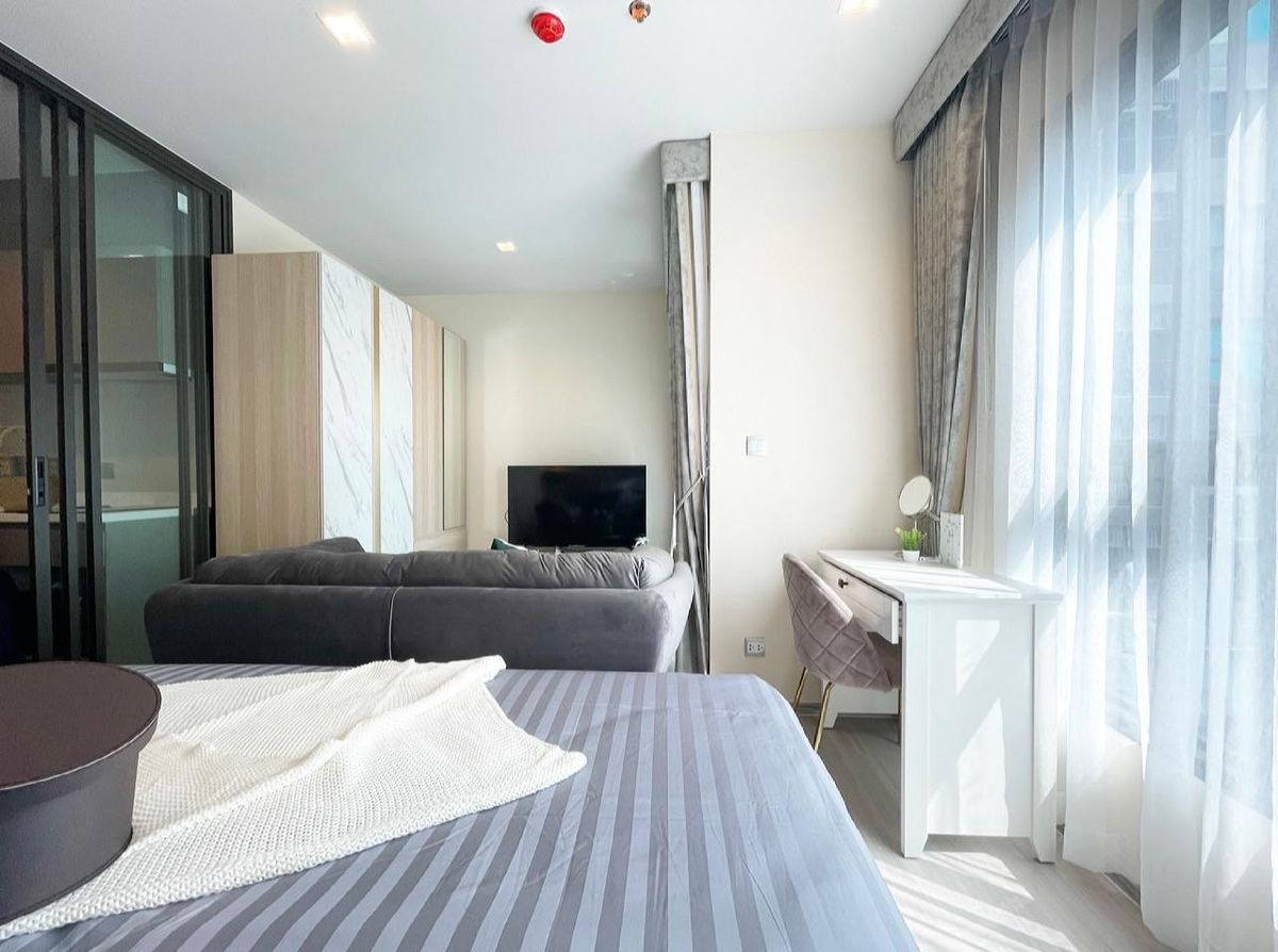 ขายคอนโดพระราม 9 เพชรบุรีตัดใหม่ RCA : Foreigner Quota ขายพร้อมผู้เช่า Life Asoke Rama 9 ราคา 3,490,000 บาท [SHN00145]