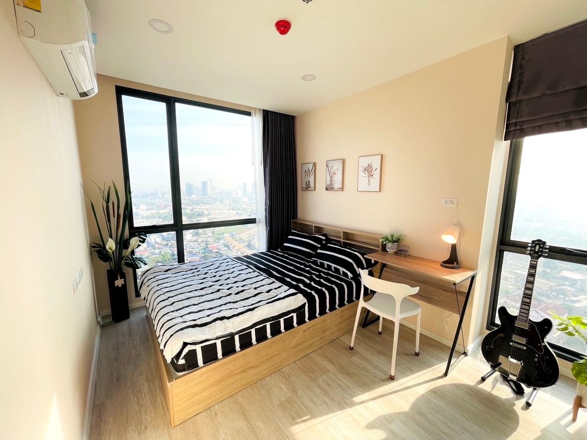 For RentCondoBang Sue, Wong Sawang, Tao Pun : The big corner room, beautiful view, The Clev Riverline, Chao Phraya - Wong Sawang, the new room has never had a very beautiful tenant.