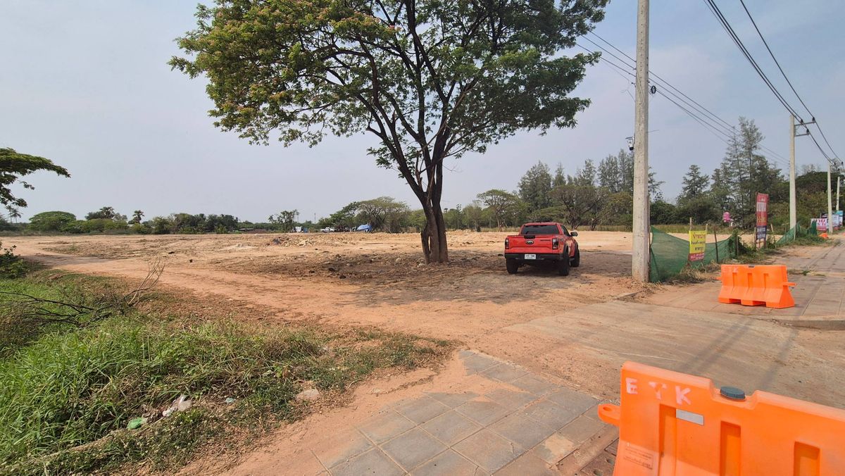 ขายที่ดินโคราช นครราชสีมา : ขายที่ดินตัวเมืองโคราช แปลงสวย ใกล้ถนนใหญ่ เดินทางสะดวก ทำเลทอง