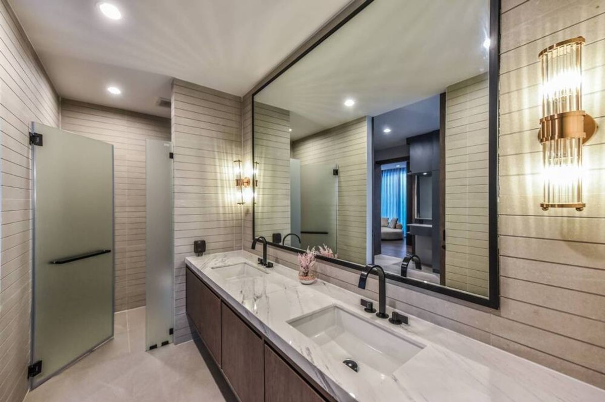 บ้านรัชดา ห้วยขวาง : 🔥สำหรับขาย - เช่า🔥 บ้านเดี่ยว !! Code C20240201408.......The Privatier Ratchada 32, 4 ห้องนอน, 6 ห้องน้ำ, 3 ชั้น, แต่งครบ, หรูหรา, พร้อมเข้าอยู่, ราคาพิเศษ!!📣📣