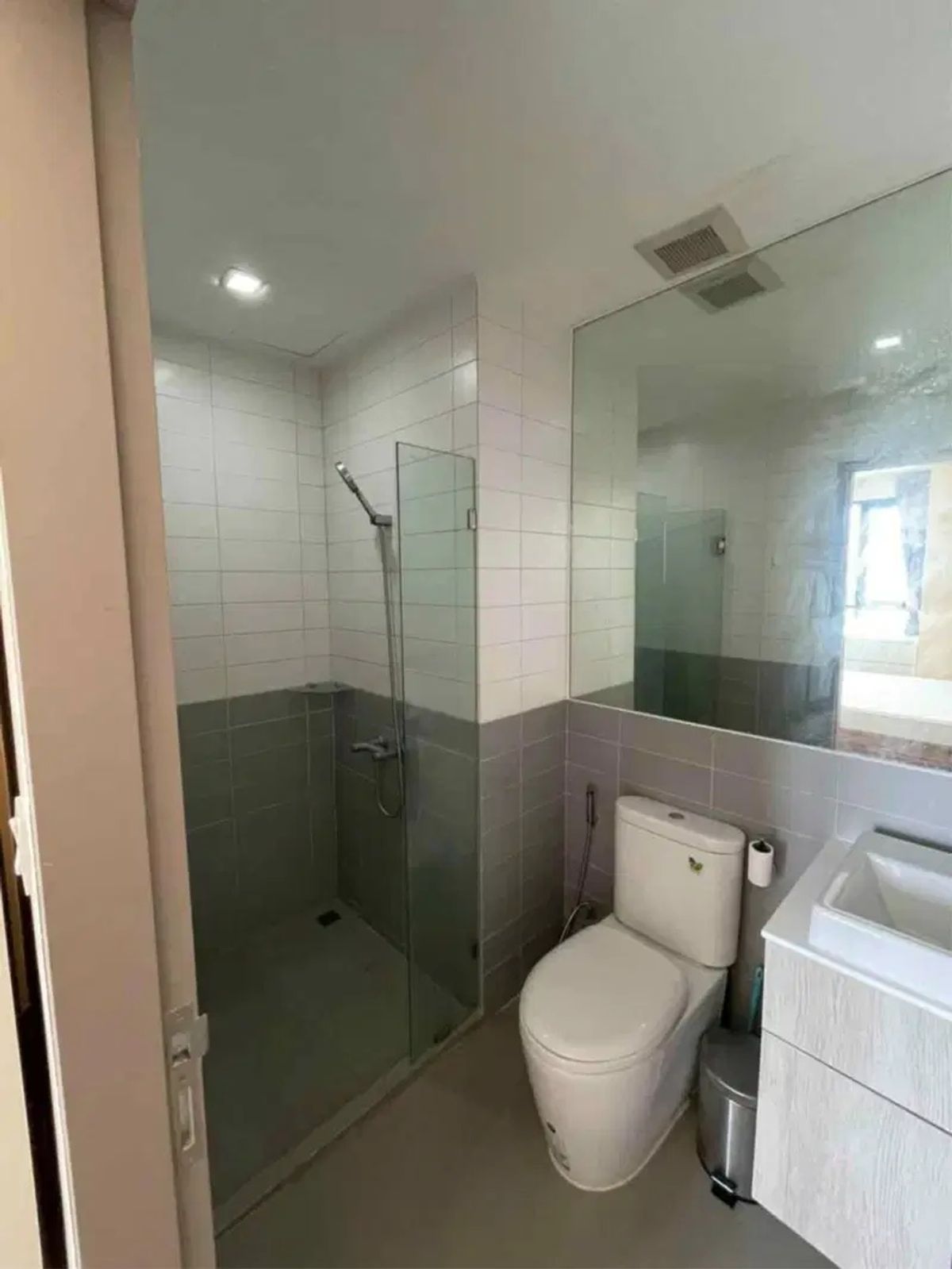 ให้เช่าคอนโดราชเทวี พญาไท : Mobi Phayathai 30 sq.m.Please add LINE ID @806qphgn o8415o5483