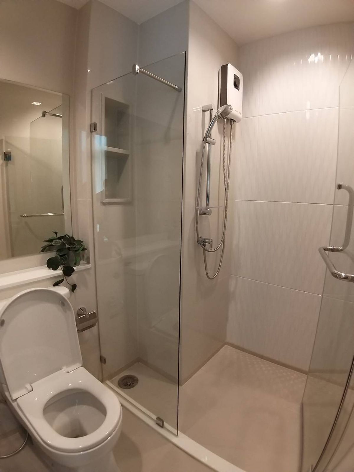 ขายคอนโดพระราม 9 เพชรบุรีตัดใหม่ RCA : Foreigner Quota ขายพร้อมผู้เช่า Life Asoke Rama 9 ราคา 3,490,000 บาท [SHN00145]