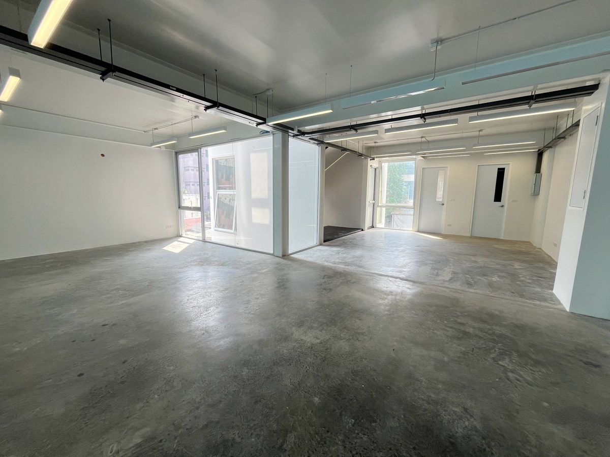 ขายโฮมออฟฟิศรัชดา ห้วยขวาง : 📢👇 ขายพร้อมผู้เช่า Yield 6.6%ต่อปี สัญญาเช่า 5 ปี รับค่าเช่า 250k สิ้นสุด มีนาคม 2573 อาคารสูง 4.5 ชั้น มีชั้นลอย และดาดฟ้า รองรับการติดตั้งลิฟต์โดยสาร ใกล้ The Street รัชดา