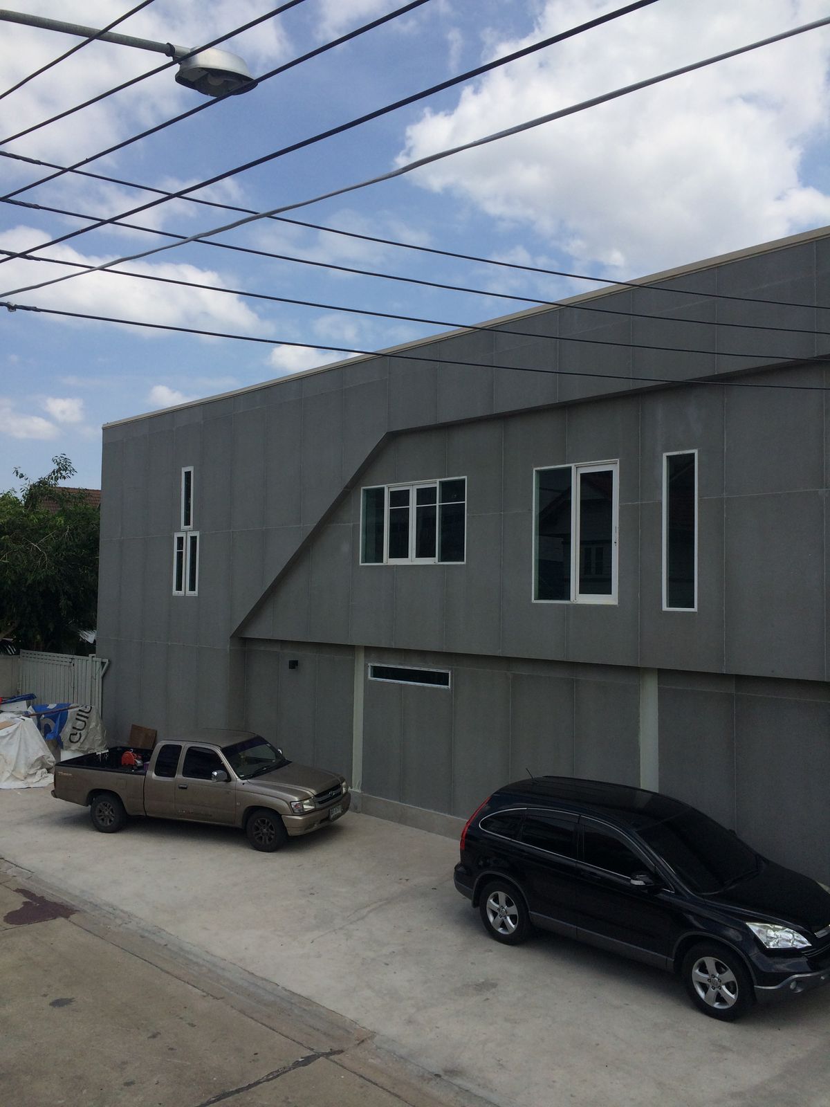 For RentWarehouseChaengwatana, Muangthong : Rent warehouses in the area of ​​1,000 sqm. Soi Ngamwongwan 19, convenient to travel near Pantip Ngamwongwan.
