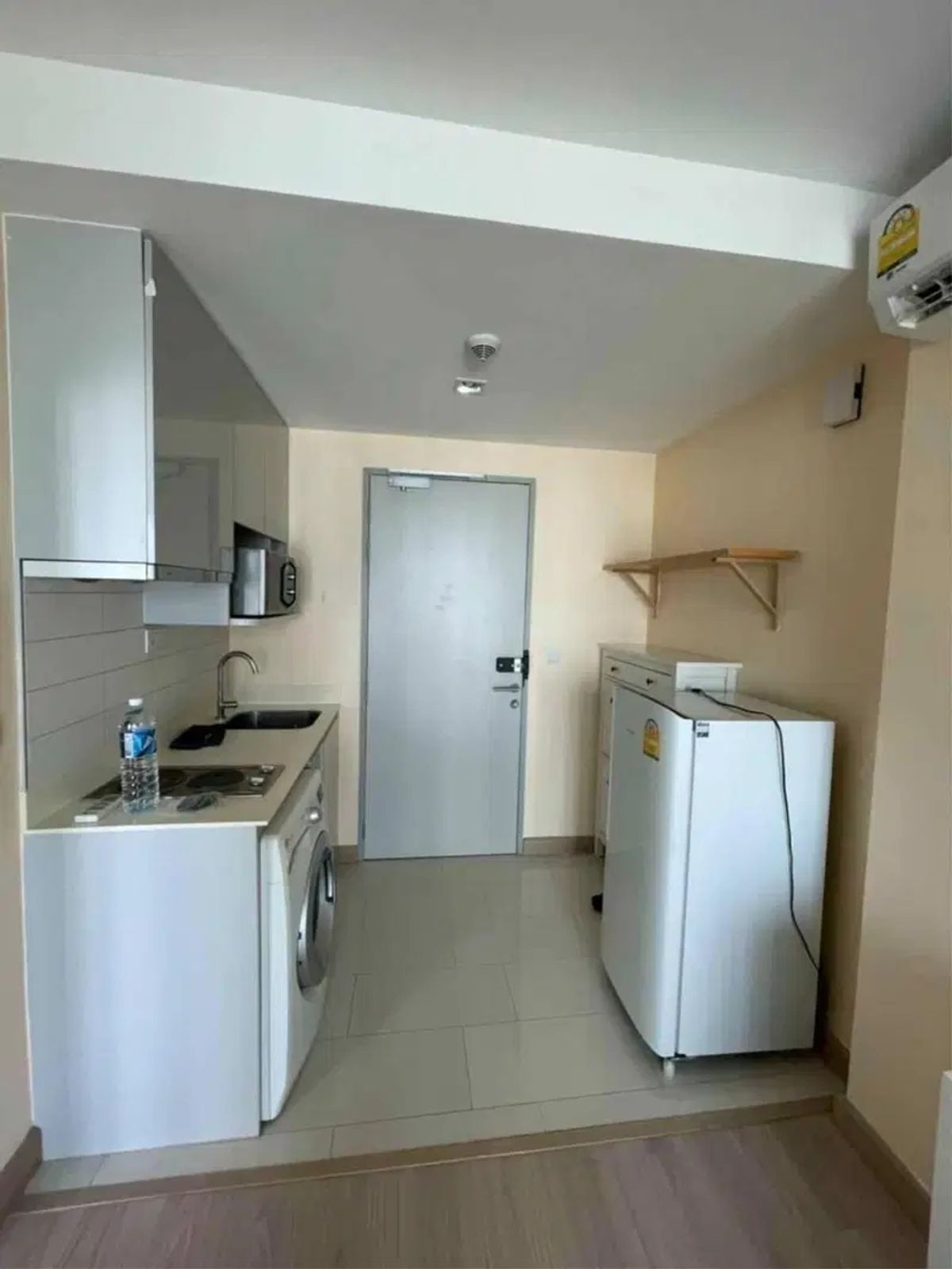 ให้เช่าคอนโดราชเทวี พญาไท : Mobi Phayathai 30 sq.m.Please add LINE ID @806qphgn o8415o5483