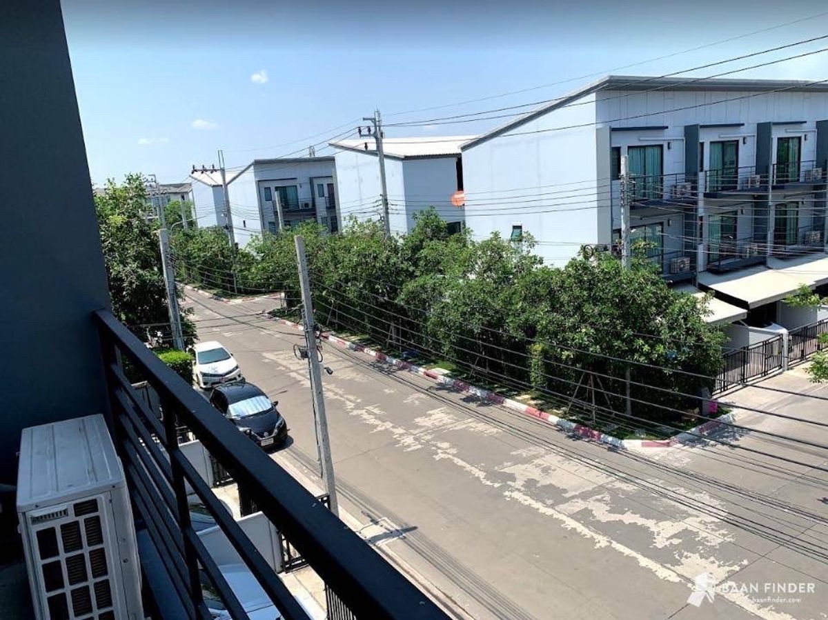 ขายทาวน์โฮมลาดกระบัง สุวรรณภูมิ : ทาวน์โฮม โครงการบ้าน กลางเมือง พระราม9 - อ่อนนุช เจ้าของขายเอง ทำเลดี