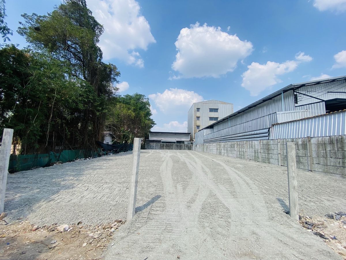 ให้เช่าที่ดินบางนา แบริ่ง ลาซาล : ซอยแบริ่ง68 ที่ดิน 151 ตรว. หน้ากว้าง 15 ม ลึก 40 ม. ซอย แบริ่ง68