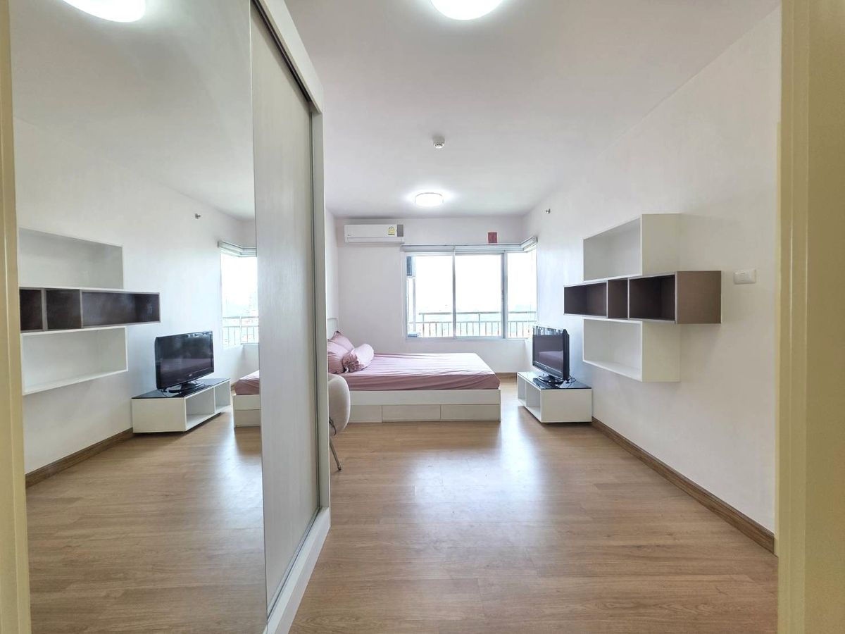 For SaleCondoPattaya, Bangsaen, Chonburi : Sea View Balcony!! With luxurious common areas! In a prime location of Pattaya city!! Surrounded by many facilities and shops within the project!!! For sale: Supalai Mare Pattaya Condo, Theppasit Road, Nong Prue, Bang Lamung, Chonburi.