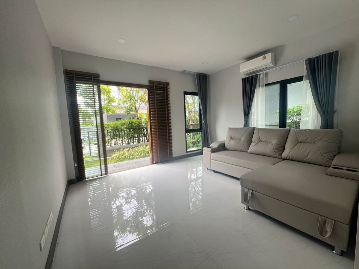 ขายบ้านลาดกระบัง สุวรรณภูมิ : บ้าน 4 ห้องนอน อ่อนนุช ใกล้รถไฟฟ้า 