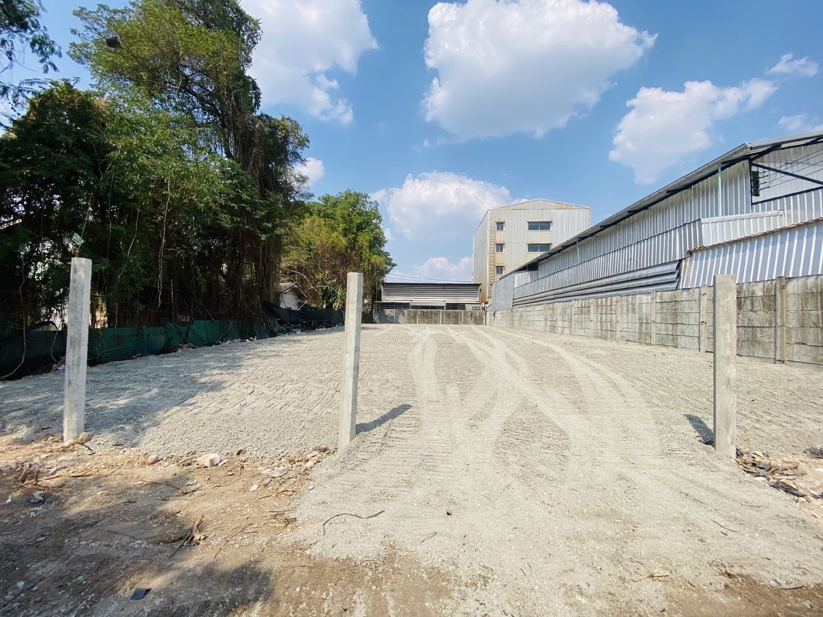 ให้เช่าที่ดินบางนา แบริ่ง ลาซาล : ซอยแบริ่ง68 ที่ดิน 151 ตรว. หน้ากว้าง 15 ม ลึก 40 ม. ซอย แบริ่ง68