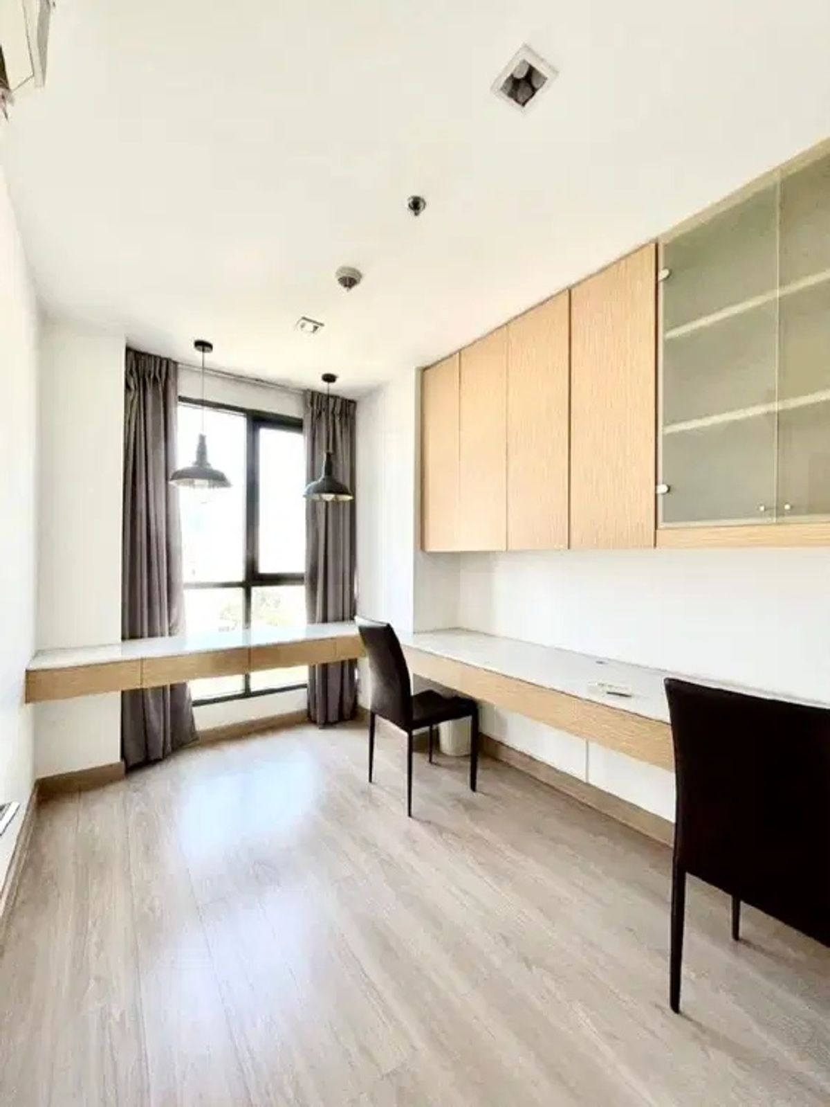 ให้เช่าคอนโดราชเทวี พญาไท : Mobi Phayathai 52 sq.m.Please add LINE ID @806qphgn o8415o5483