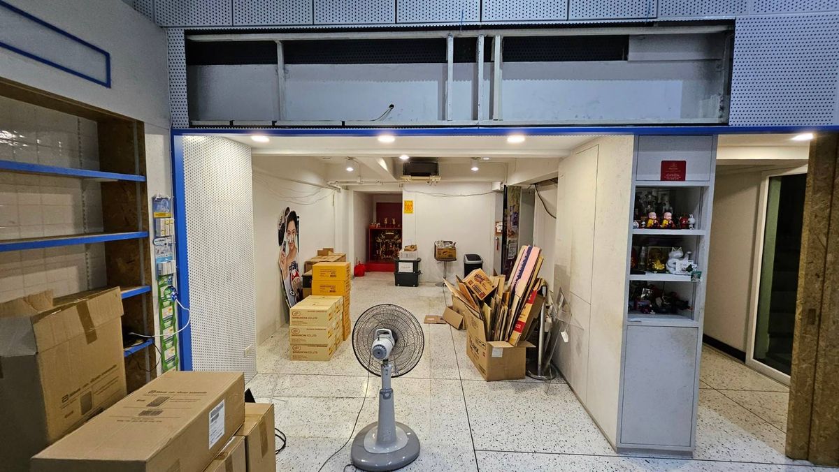 ให้เช่าอาคารพาณิชย์เยาวราช บางลำพู : ให้เช่าอาคารพาณิชย์ 2คูหา 5 นาที-MRTวัดมังกร (N.1235)