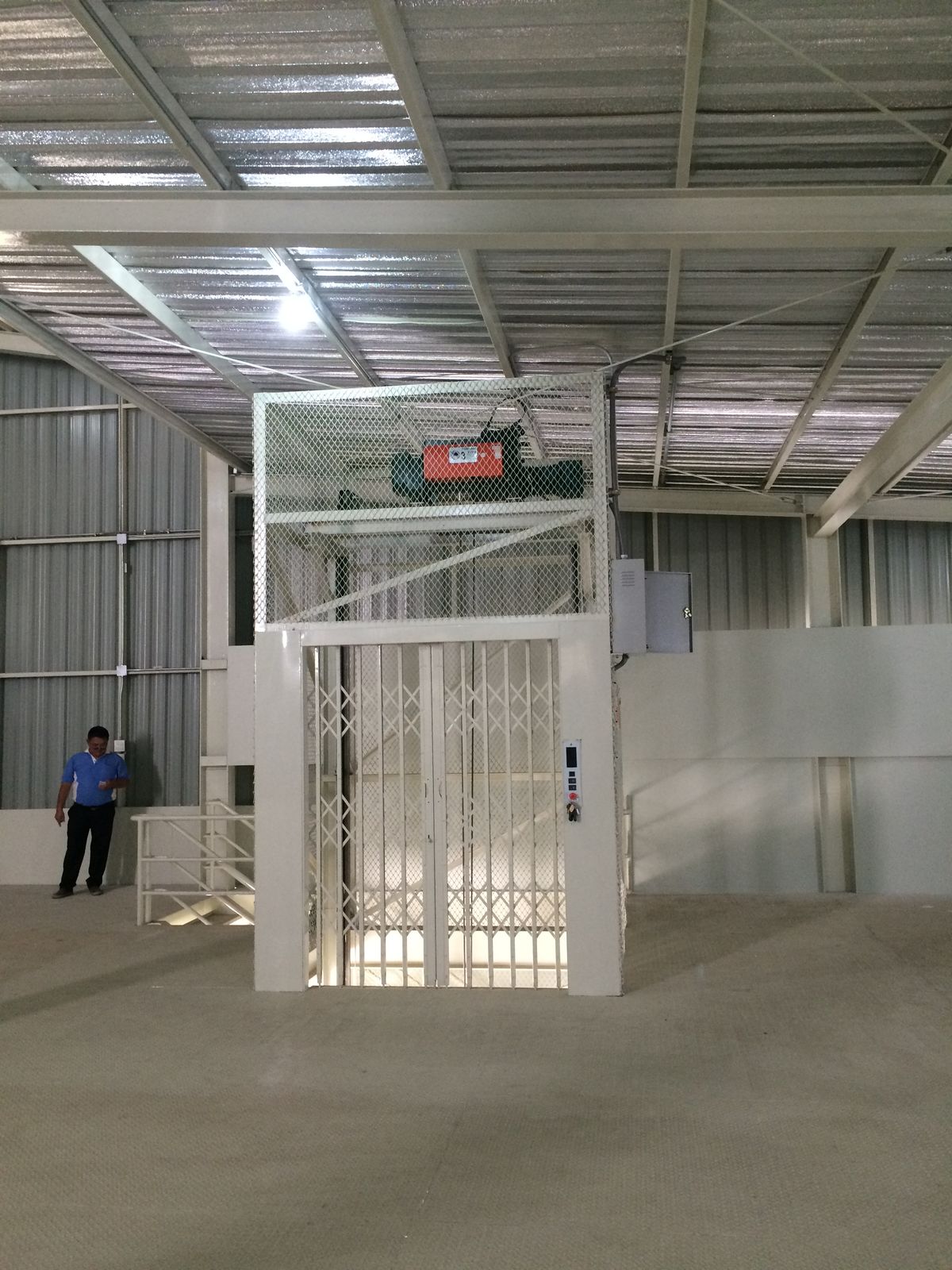 For RentWarehouseChaengwatana, Muangthong : Rent warehouses in the area of ​​1,000 sqm. Soi Ngamwongwan 19, convenient to travel near Pantip Ngamwongwan.