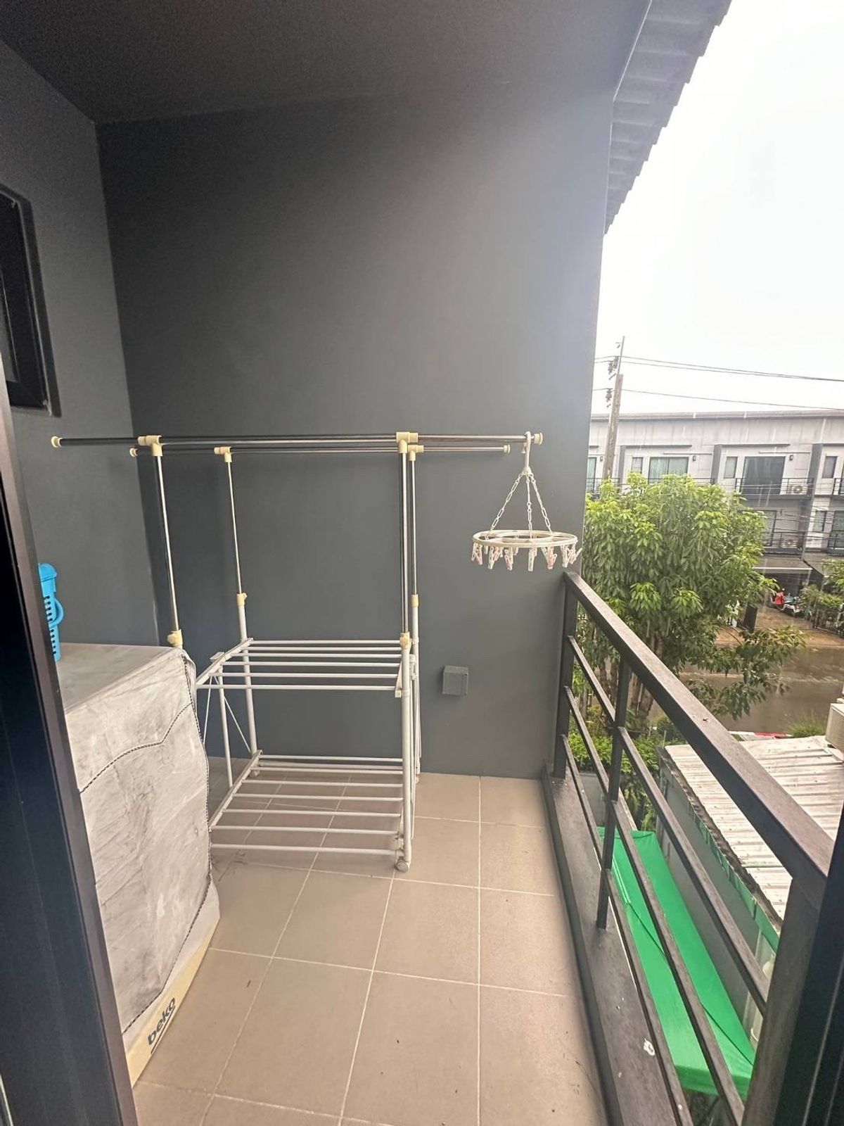 ขายทาวน์โฮมลาดกระบัง สุวรรณภูมิ : ทาวน์โฮม บ้านกลางเมือง พระราม9-อ่อนนุช 3นอน 3น้ำ ติดถนนMain 