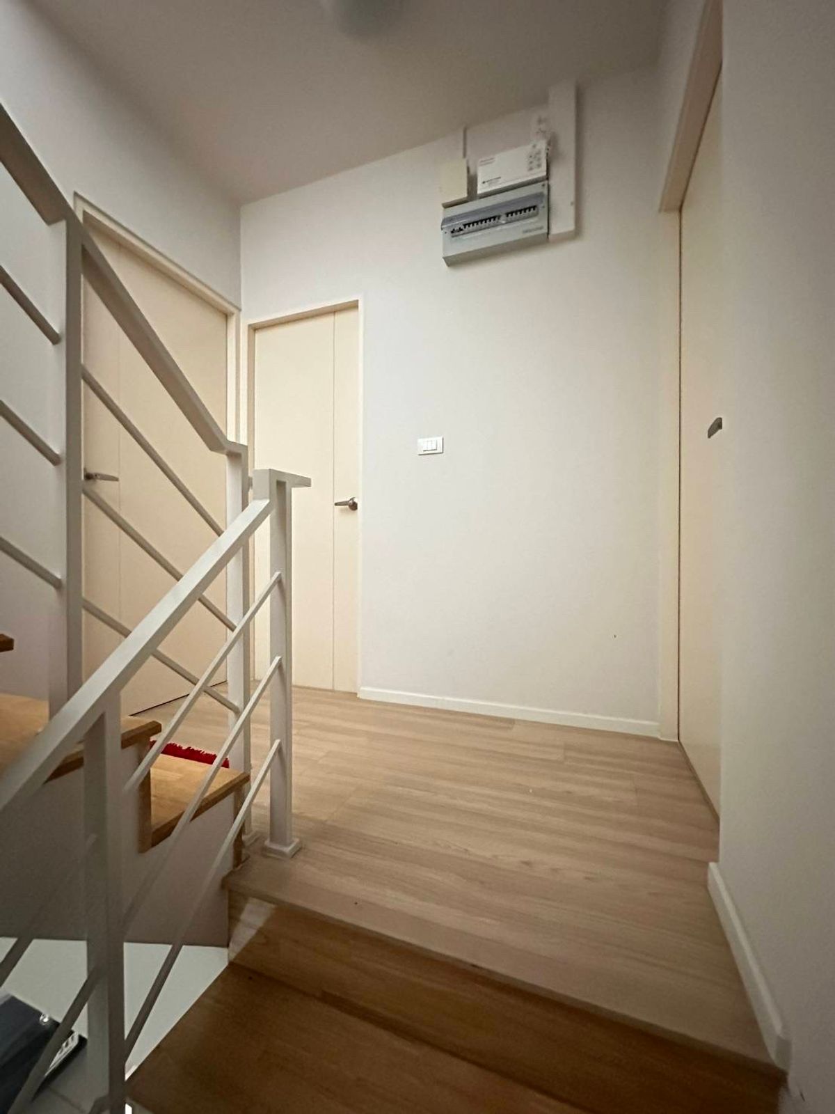 ขายทาวน์โฮมลาดกระบัง สุวรรณภูมิ : ทาวน์โฮม บ้านกลางเมือง พระราม9 - อ่อนนุช 3ชั้น โฮมออฟฟิตได้เลยจ้า กว้างถึง 145ตร.ม