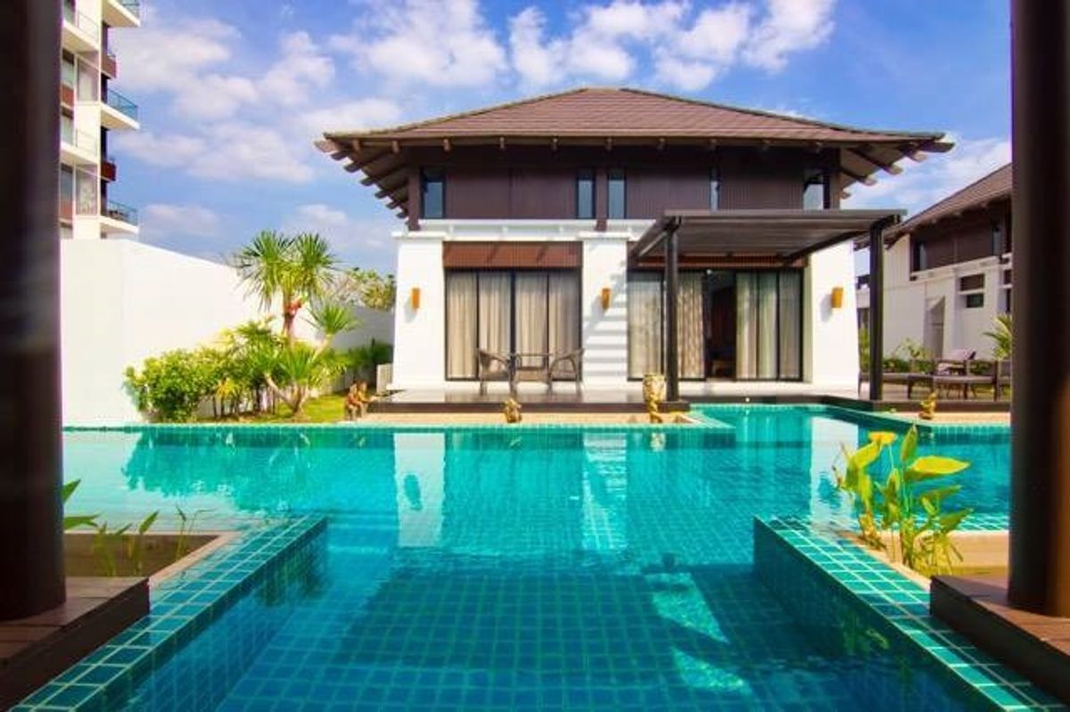 For RentHouseRayong : Airbnb 4 beds for sale-Rent a luxury Pool Villa, Rayong 2, 7muaythai Gym1.3 km, CJ Klaeng 2 km, corner room 78 sq.w. Koh Samet 8 km. Sea view, Sai Kaew Beach 2