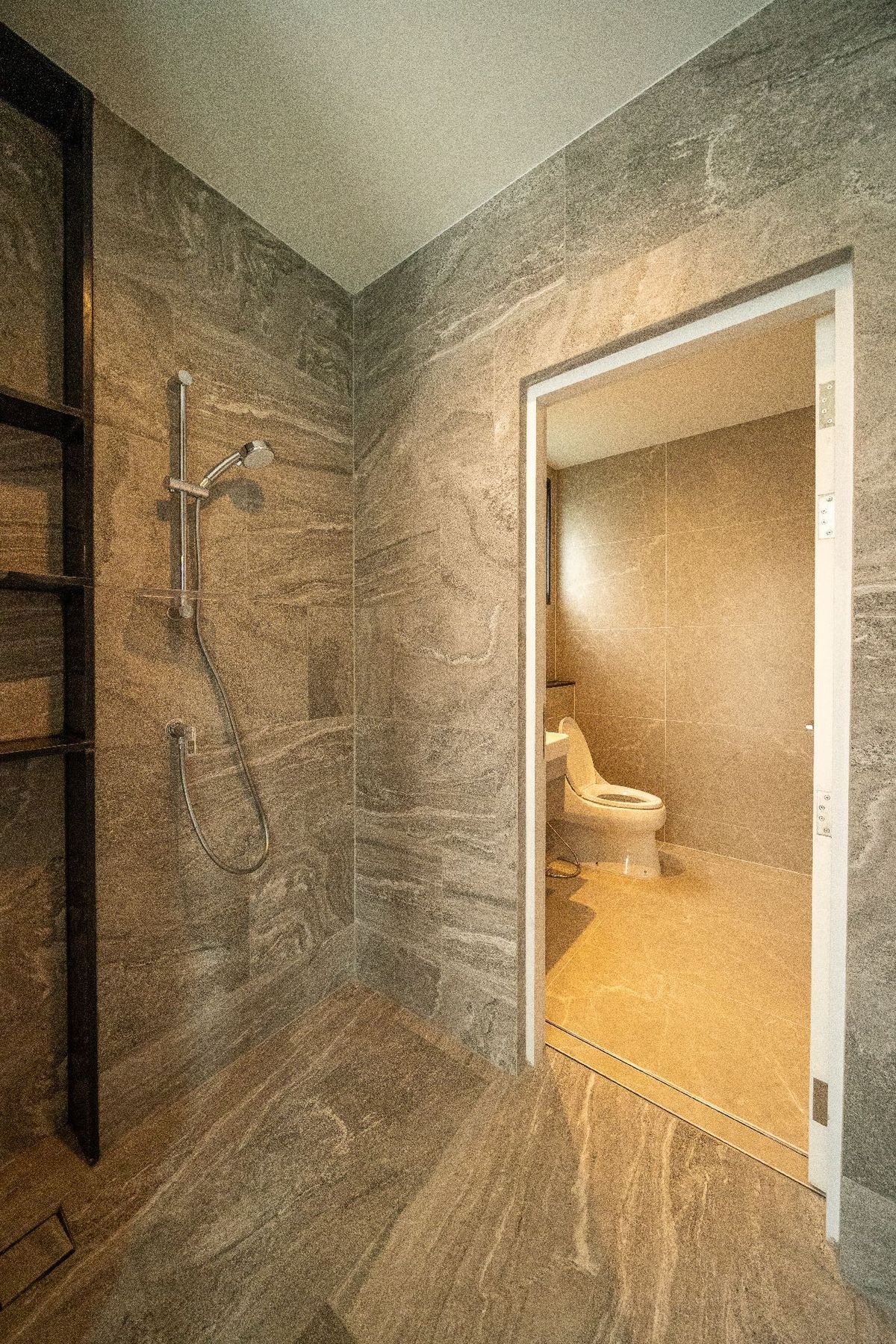 For SaleHousePinklao, Charansanitwong : Large detached house with private swimming pool.