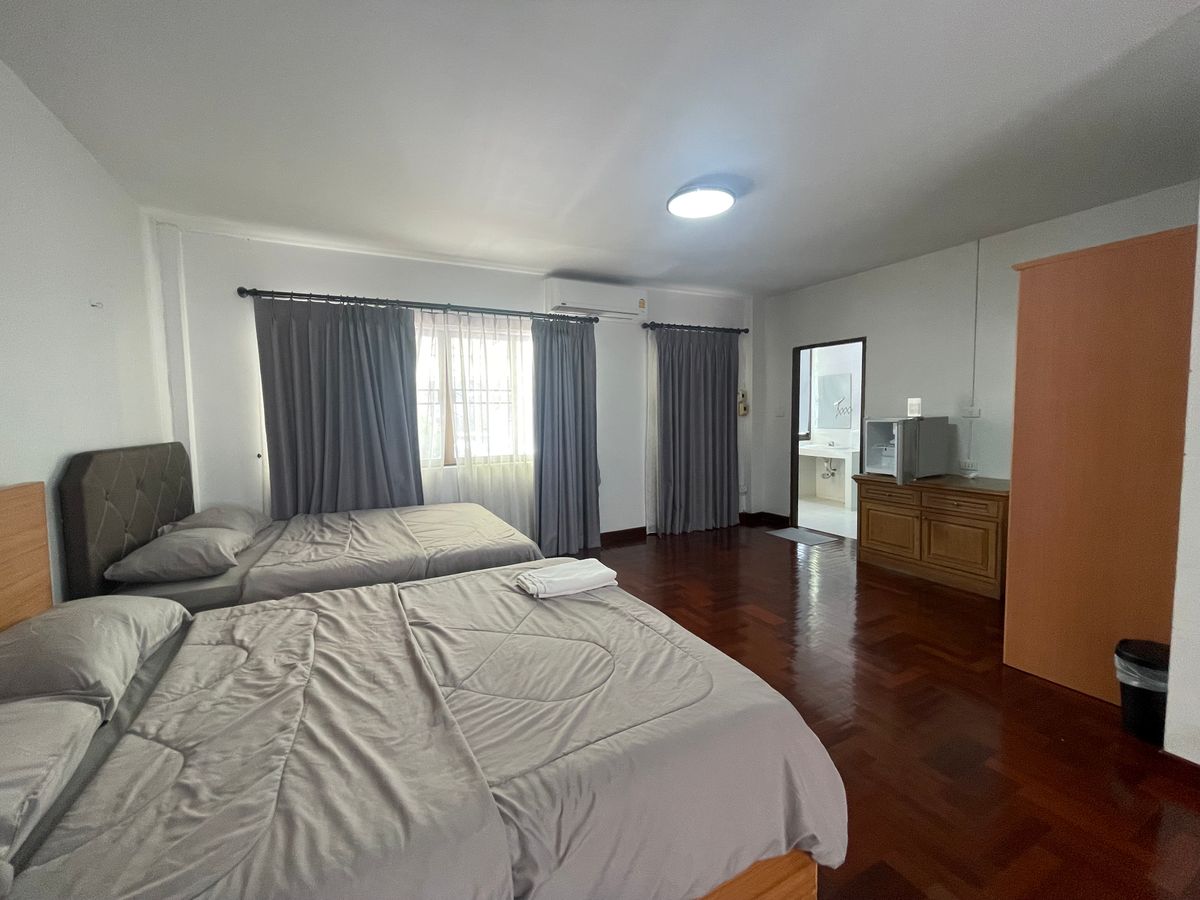 For SaleTownhomeSukhumvit, Asoke, Thonglor : 4 -story townhome for sale, Sukhumvit 101, near BTS Punnawithi