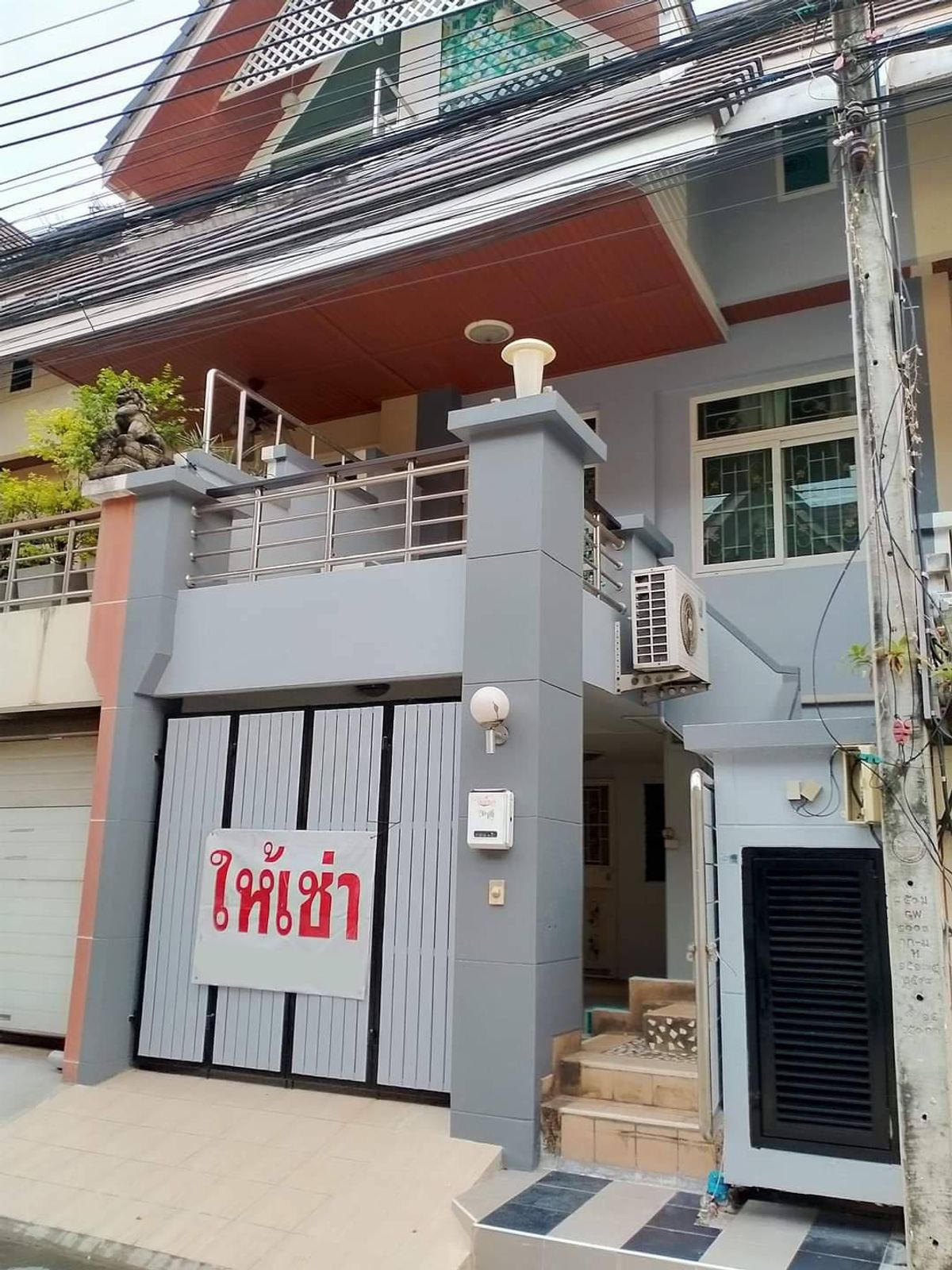 For RentTownhomeLadprao101, Happy Land, The Mall Bang Kapi : 3-layer townhome, good location, beautiful decoration for rent in Lat Phrao-Bang Kapi area, near BTS, Lat Phrao 83, only 1.6 km.