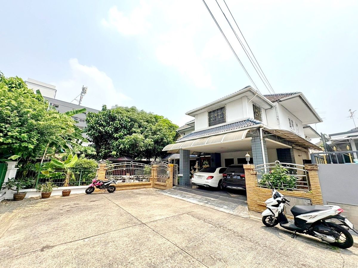 For SaleHouseRatchadapisek, Huaikwang, Suttisan : EX0007♛ House for sale in the back, 3 bedrooms ⚝ Ratchada-Ladprao ♜MRT Lat Phrao 71∞099-5919653,065-9423251▚Line@surresidence