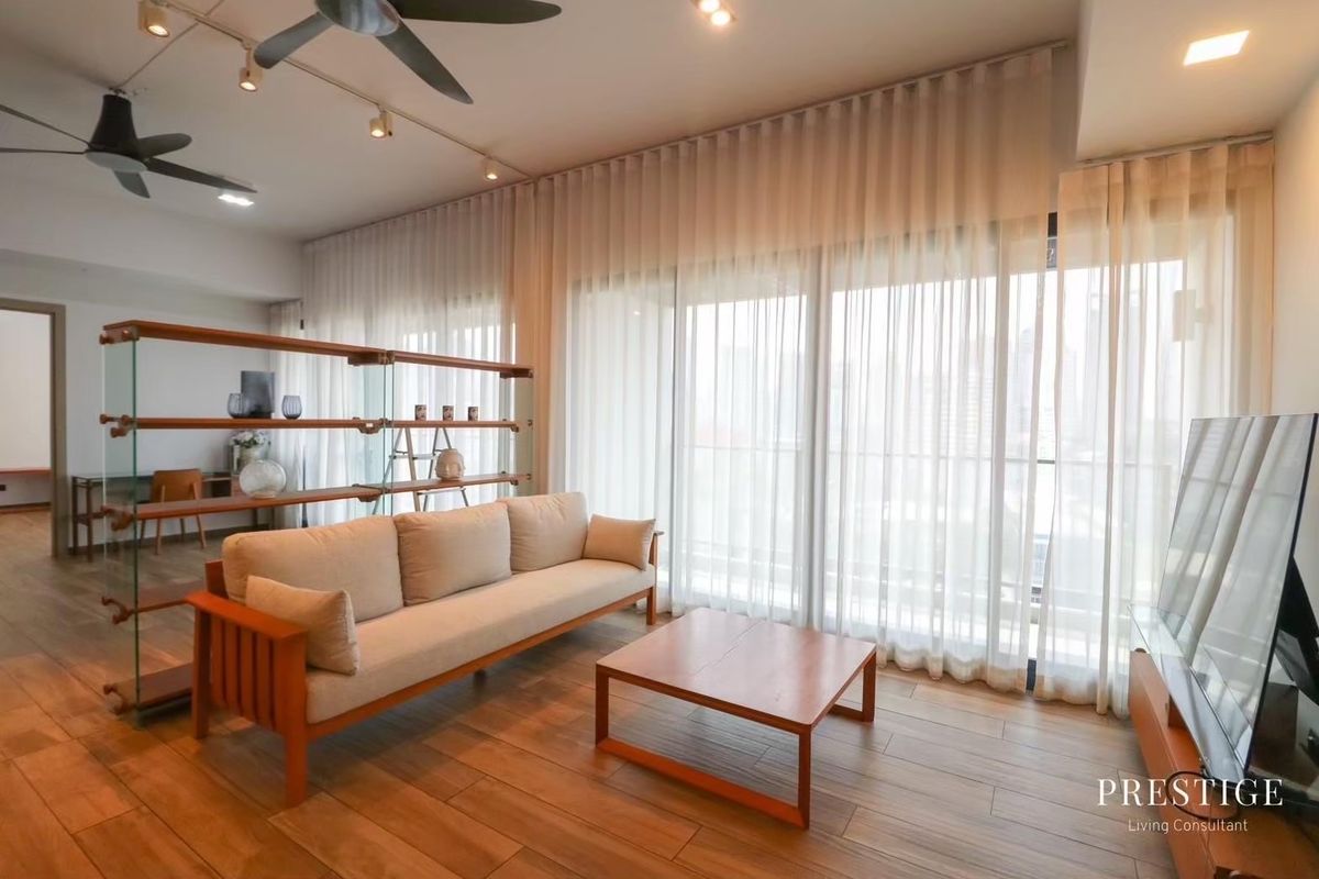 ให้เช่าคอนโดสุขุมวิท อโศก ทองหล่อ : 4 BR : The Lofts Asoke ✅