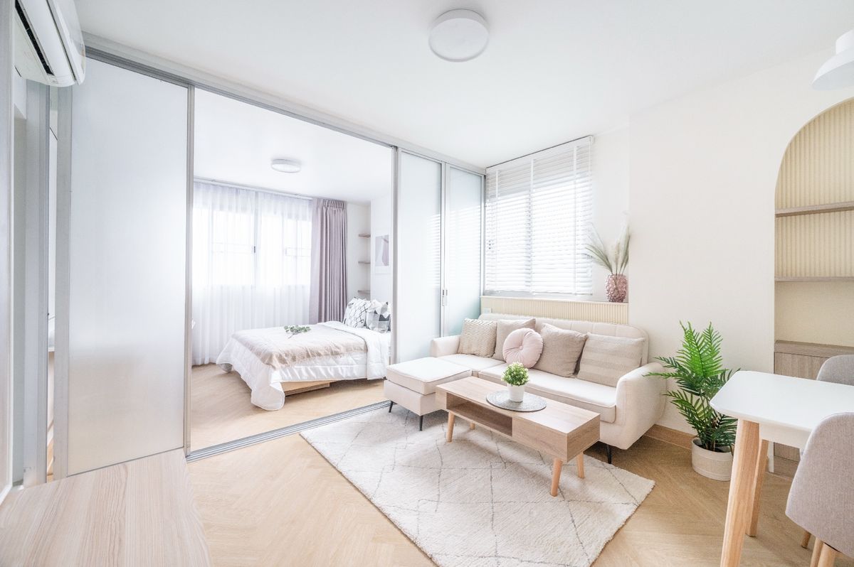 For SaleCondoRamkhamhaeng, Hua Mak : The Cube Ramkhamhaeng Project 89/2 Room, size 30 sqm. Light installments. Starting 6,000 baht. Very good location near the train. Convenient to travel.