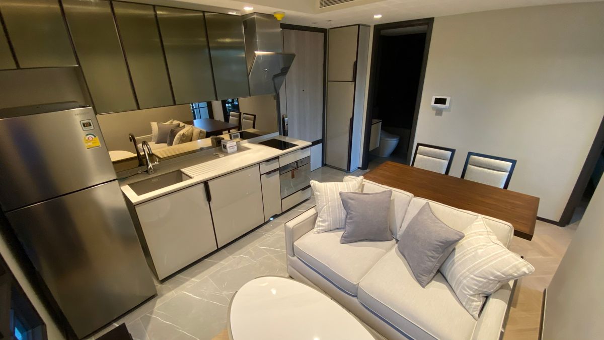 For RentCondoSukhumvit, Asoke, Thonglor : 🏙 The Reserve 61 Hideaway - Luxury Condo, Private atmosphere In the heart of Ekamai!  📍 1 bedroom | 1 bathroom | Size 48.29 sq.m. 💸 For rent only 55,000 baht/month (negotiable!) Call: 086-746-8882 (K. Cooper)