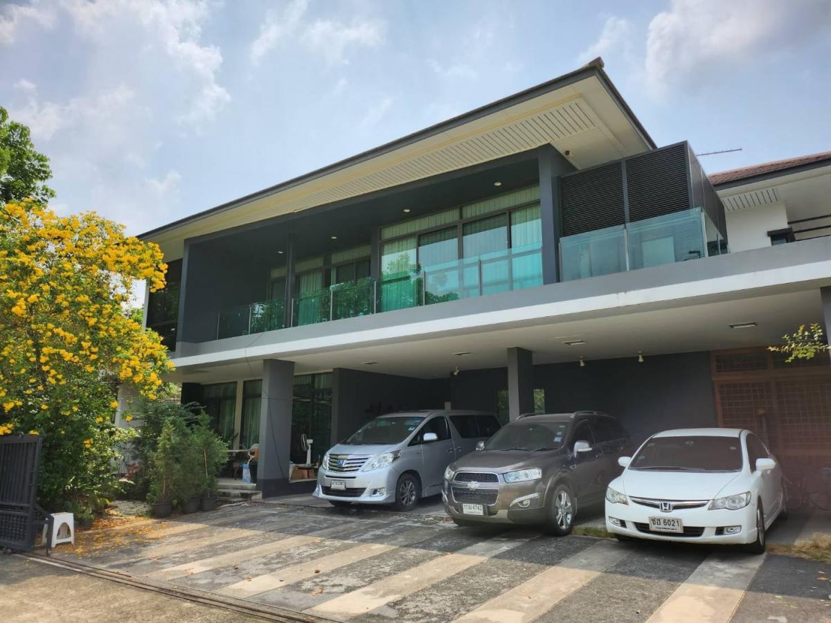 ให้เช่าบ้านพัฒนาการ ศรีนครินทร์ : ให้เช่าบ้านหรู โครงการเศรษฐสิริ กรุงเทพกรีฑา