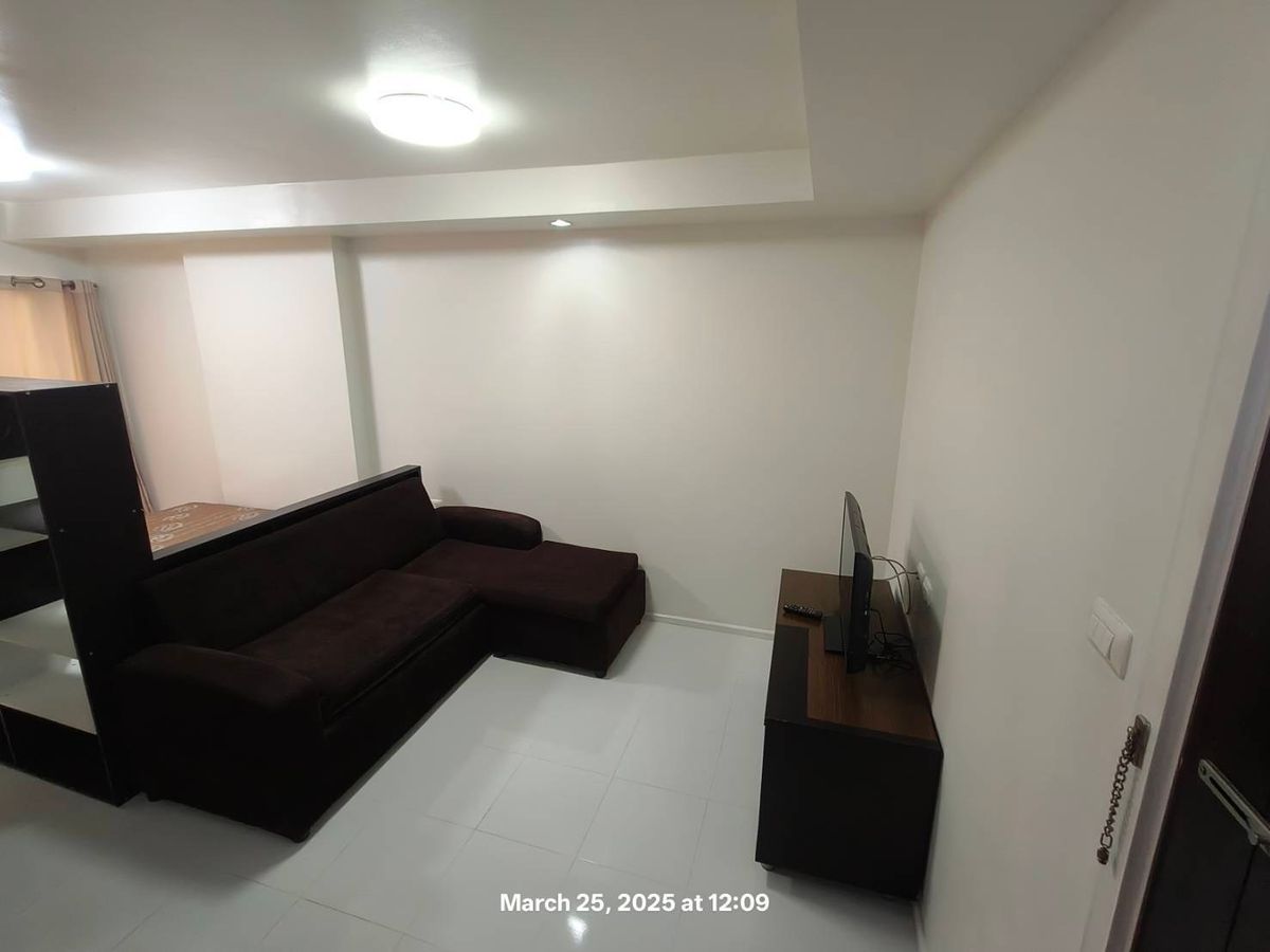 For RentCondoOnnut, Udomsuk : 🩷🌈 For rent 🧸🌳🌷the log 3 (The Lock 3 Sukhumvit 101/1) 🧸 Size 28 sq.mons, Building B // 1 Studio room, Village view 🪧 Price 7,000 baht  