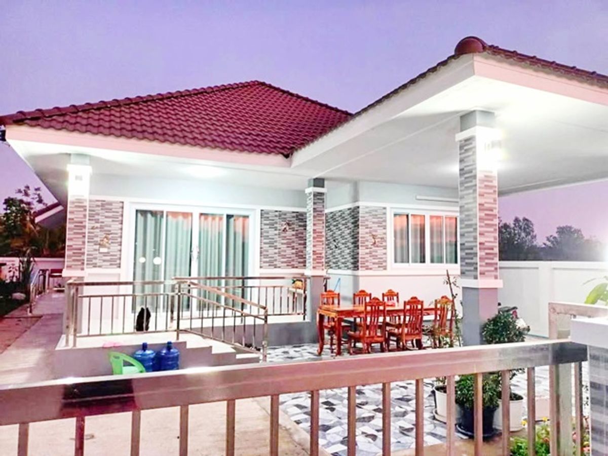 ให้เช่าบ้านสุรินทร์ : สุรินทร์-สังขะ ตลาดไอคิว 3.8 กม. บ้านเดี่ยวใหญ่ สลักได ชั้นเดียว 68ตารางวา ปั้มปตท. สุรินทร์ ลำดวน 3.8 กม.ขายหรือให้เช่า 3นอน 2น้ำ