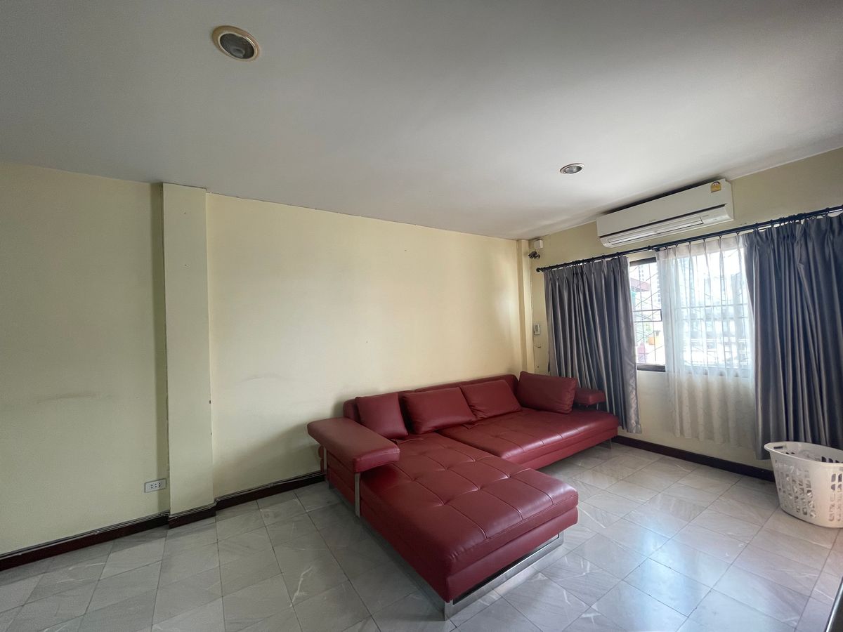 For SaleTownhomeSukhumvit, Asoke, Thonglor : 4 -story townhome for sale, Sukhumvit 101, near BTS Punnawithi