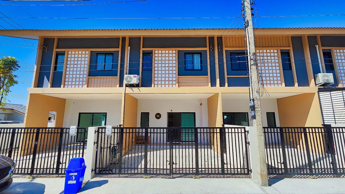 For SaleTownhomePathum Thani,Rangsit, Thammasat : Townhome Phatthara Private Rangsit-Khlong Luang Japanese style design Khlong Hok Western Rd. Near Khlong Luang Hospital The addition of the kitchen then Khlong Hok Subdistrict, Khlong Luang District, Pathum Thani Province