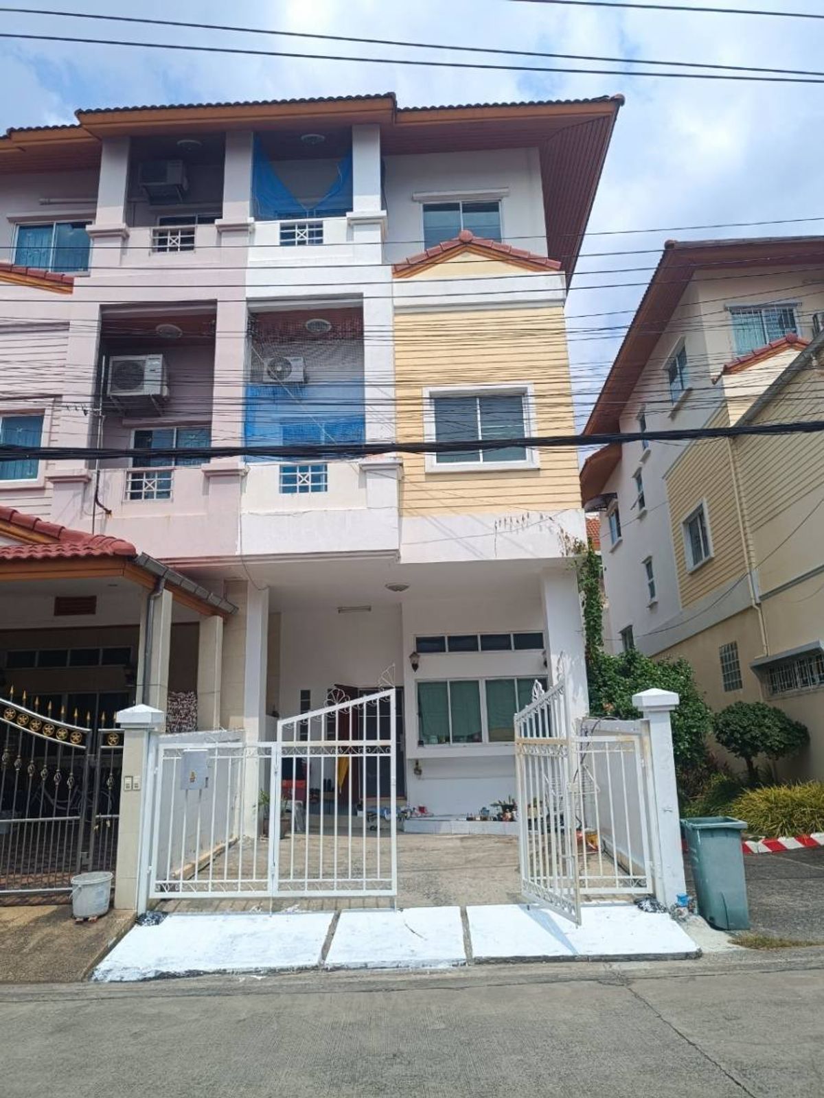 For RentTownhomeNawamin, Ramindra : Can rent a house for animals Company registered