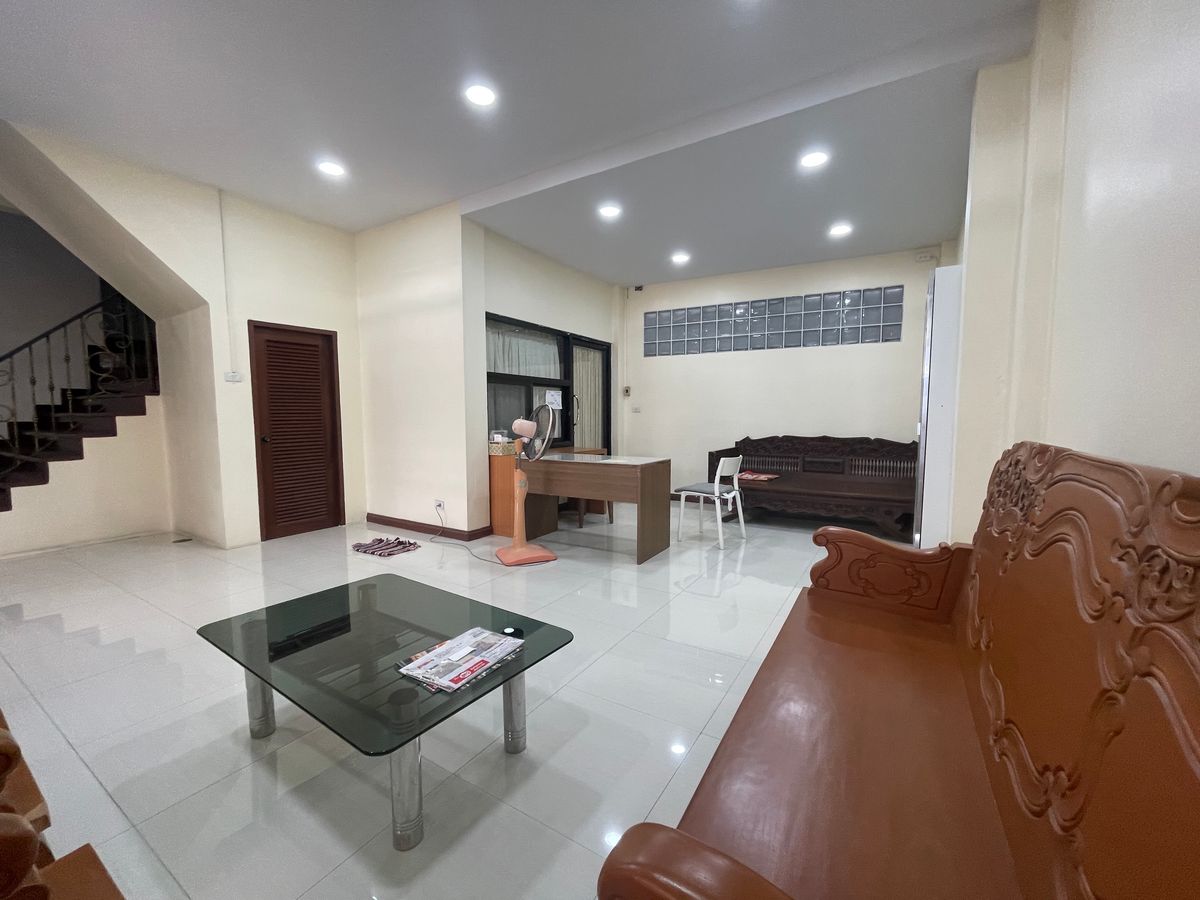 For SaleTownhomeSukhumvit, Asoke, Thonglor : 4 -story townhome for sale, Sukhumvit 101, near BTS Punnawithi