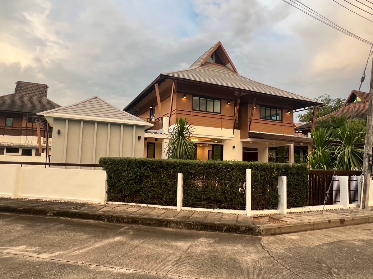 For SaleHouseChiang Mai : Detached house, millions of names behind the corner
