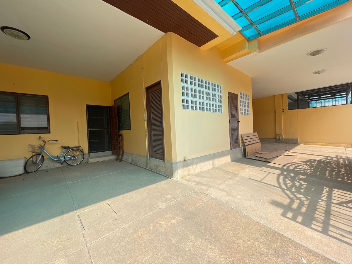 For SaleTownhomeSukhumvit, Asoke, Thonglor : 4 -story townhome for sale, Sukhumvit 101, near BTS Punnawithi