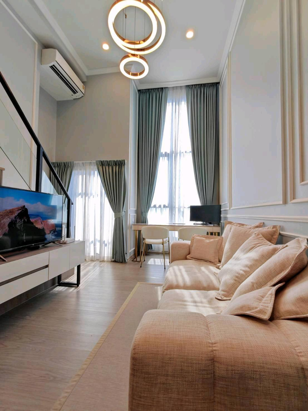 For RentCondoSeri Thai, Ramkhamhaeng Nida : 🚝💥 For rent 🔥💯 Origin Plug and Play Ramkhamhaeng Triple Station, Luxury 35 sqm. Beautiful decoration ready to move.